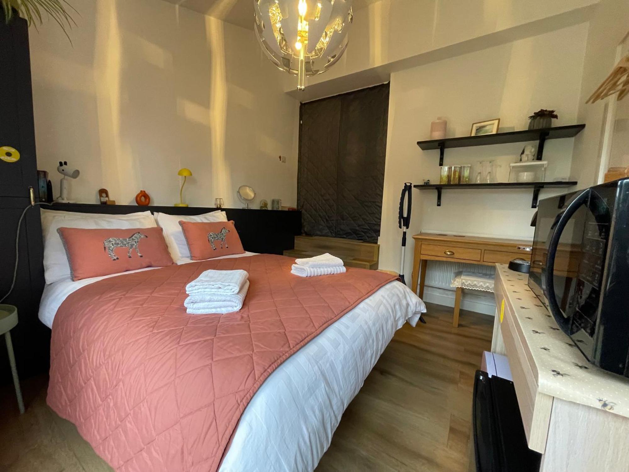 Brand New En-Suite Double Room Private Entry Self-Check Oxford Exterior photo